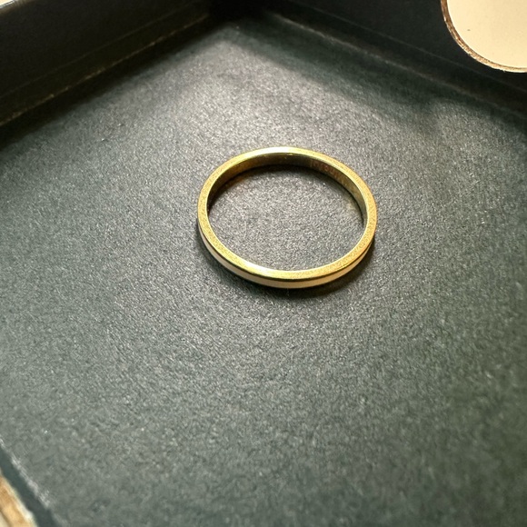 Mejuri Gold Minimalist Ring - Picture 4 of 4